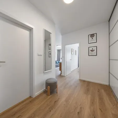 - Cozy With Parking Appartement