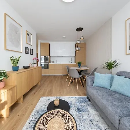 - Cozy With Parking شقة *