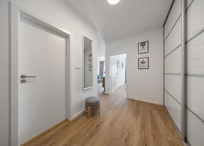 - Cozy With Parking Apartament