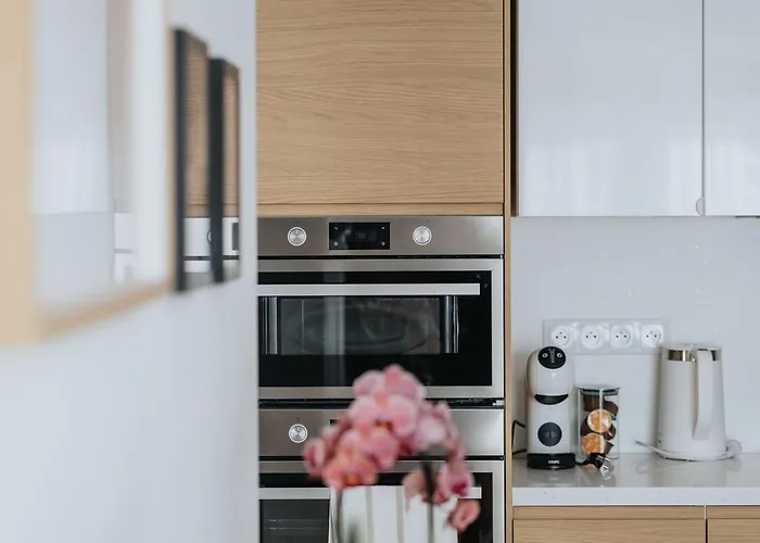 Apartament - Cozy With Parking Bratislava