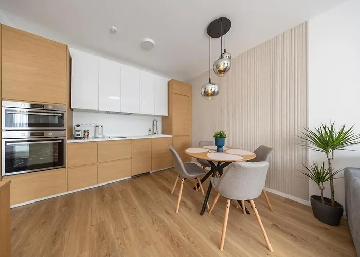 Apartament - Cozy With Parking Bratislava