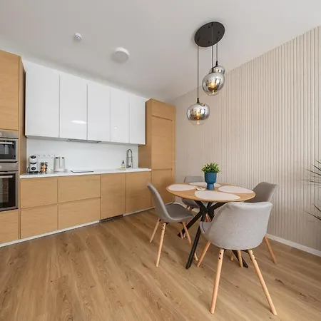 Apartmán - Cozy With Parking Bratislava